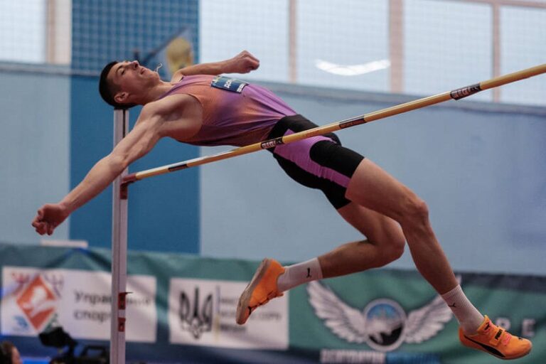 Фото для новини:Дорощук у стрибках у висоту на чемпіонаті України знову здобув чемпіонство
