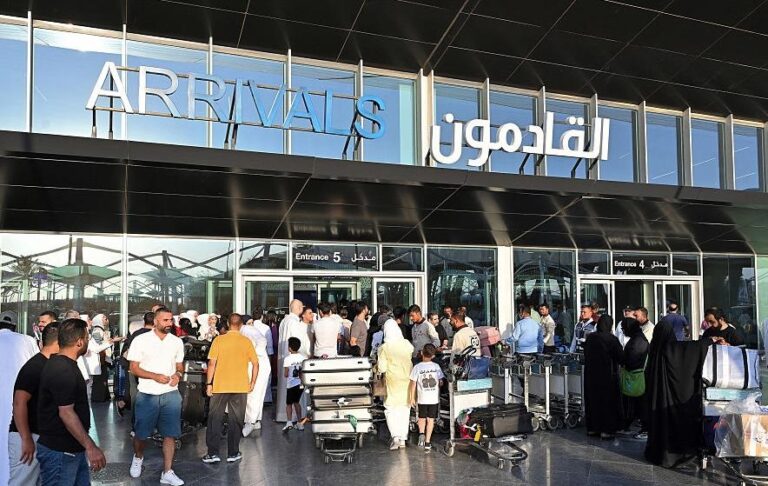 Фото для новини:Дрон Ірану атакував міжнародний аеропорт в Кувейті