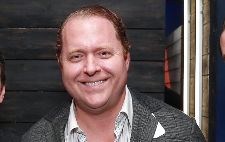 Фото для новини:Друг сина Трампа домовився з РФ про видобуток СПГ на Алясці - ЗМІ