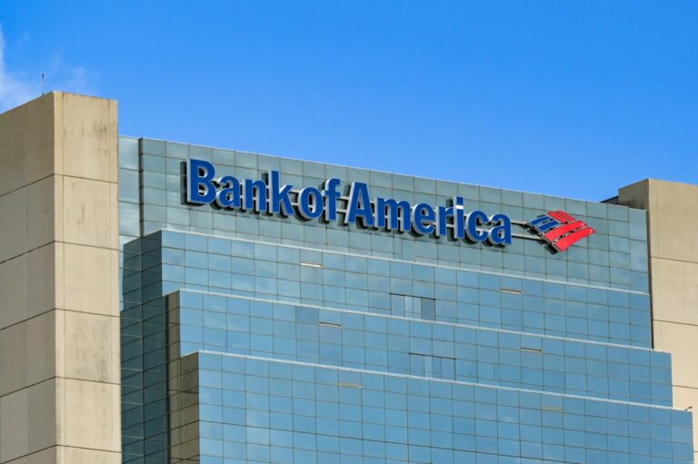 Фото для новини:Ексбанкір Bank of America визнав провину у відмиванні коштів на $8 млрд