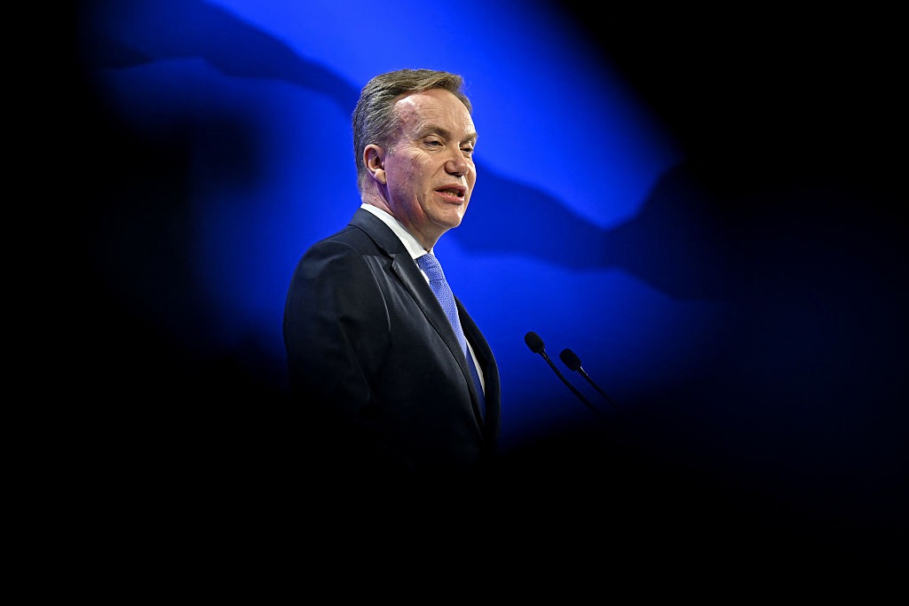 Фото для новини:Файли Епштейна: про відставку оголосив глава WEF