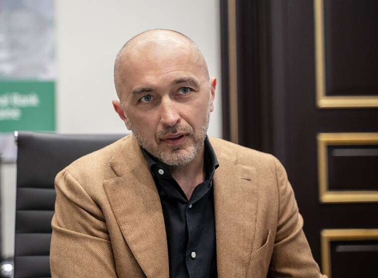 Фото для новини:Фільм, якого не існує як голова НБУ Андрій Пишний створив фейкову атаку, щоб захиститися від справжньої критики