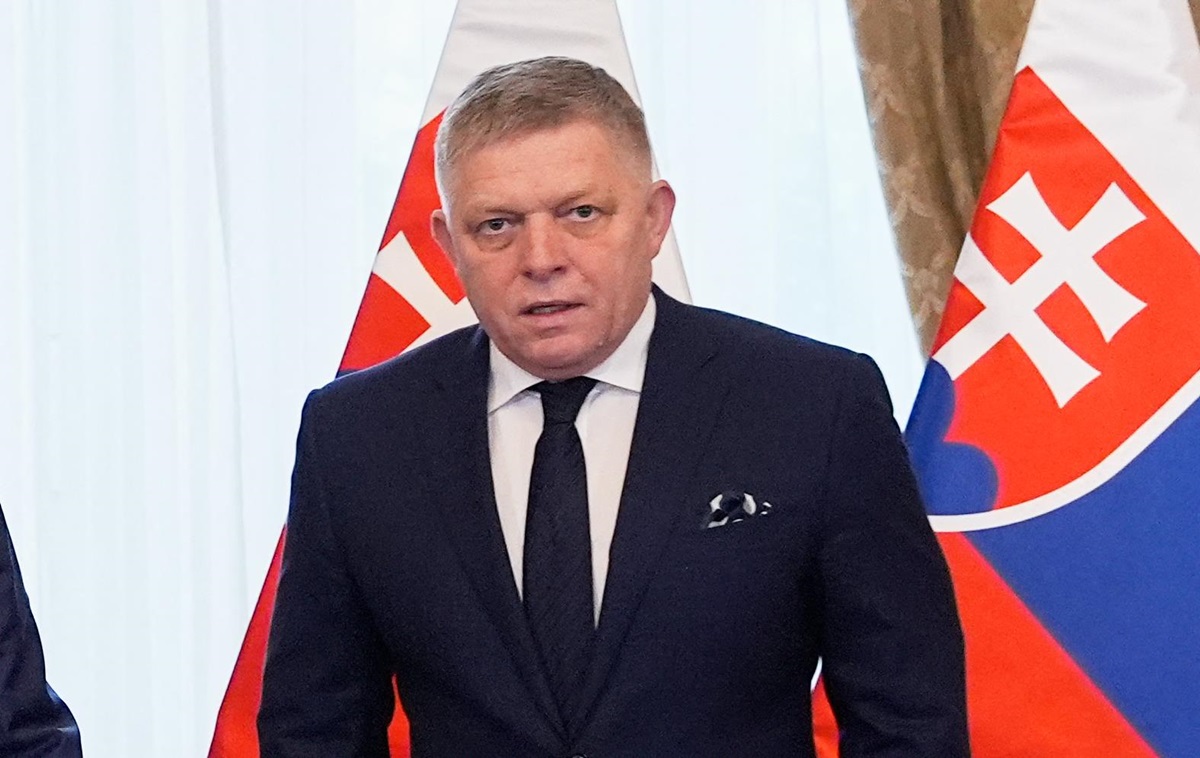 Фото для новини:Фіцо зупинив екстрені поставки електрики Україні