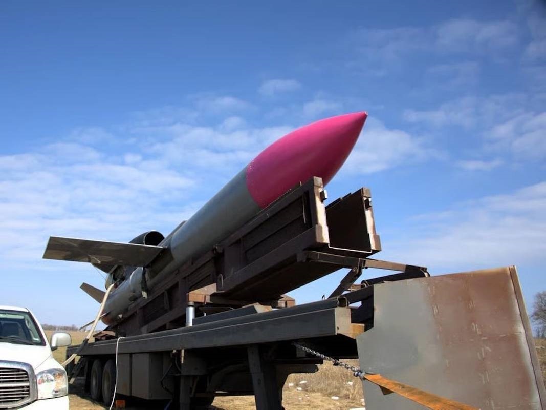 Фото для новини:Фламінго є, на черзі Пелікан: коли в України буде своя балістика