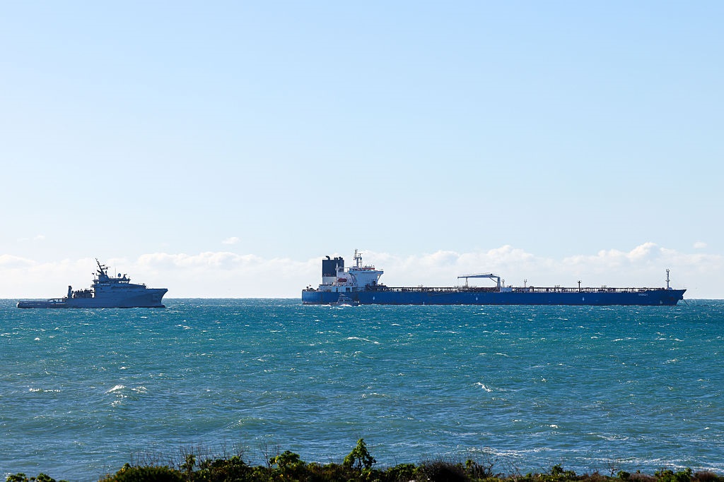Фото для новини:Франція змусила російський танкер залишити її води