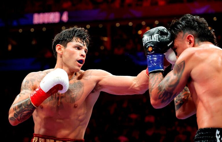 Фото для новини:Гарсія назвав причину відсутності нокауту в бою з Барріосом