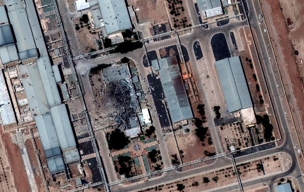 Фото для новини:Іран відновлює пошкоджені ядерні об&rsquo;єкти після ударів США - ЗМІ