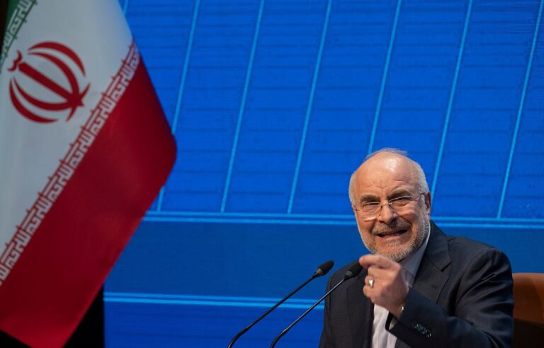 Фото для новини:Іран визнав армії ЄС "терористичними угрупованнями"