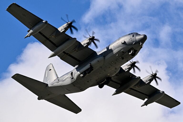 Фото для новини:Італія розслідує зникнення компонентів бомбардувальників на &euro;17 млн