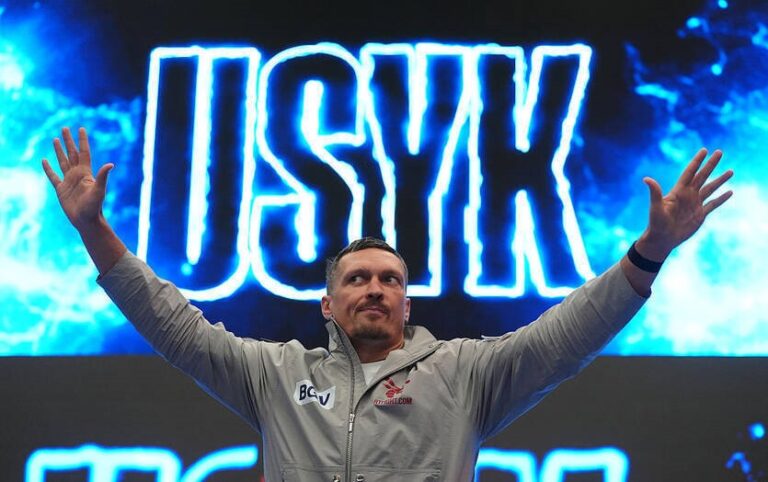 Фото для новини:Керівник команди Усика спростував будь-які контракти з Zuffa Boxing