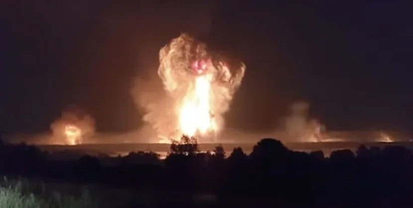 Фото для новини:Крим масовано атакують БпЛА: під ударом аеродроми