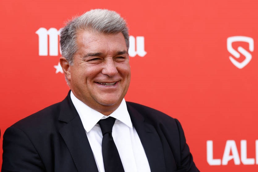 Фото для новини:Лапорта пішов з посади президента Барселони