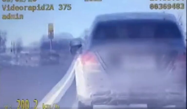 Фото для новини:"Летіла" на манікюр. У Польщі затримали українку