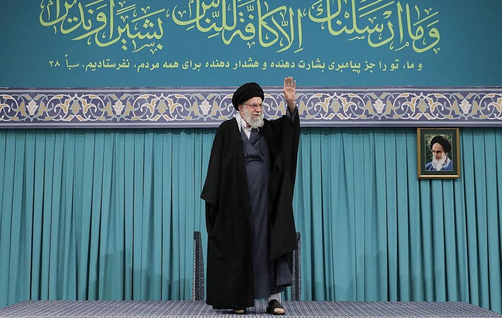 Фото для новини:Лідер Ірану Хаменеї та глава КВІР загинули - ЗМІ