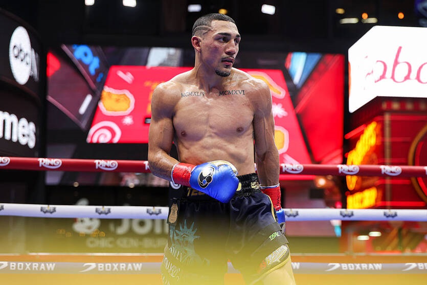 Фото для новини:Лопес офіційно оголосив про перехід в інший дивізіон