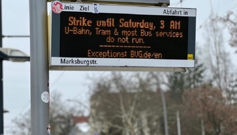 Фото для новини:Майже по всій Німеччині через страйк на два дні зупинився транспорт