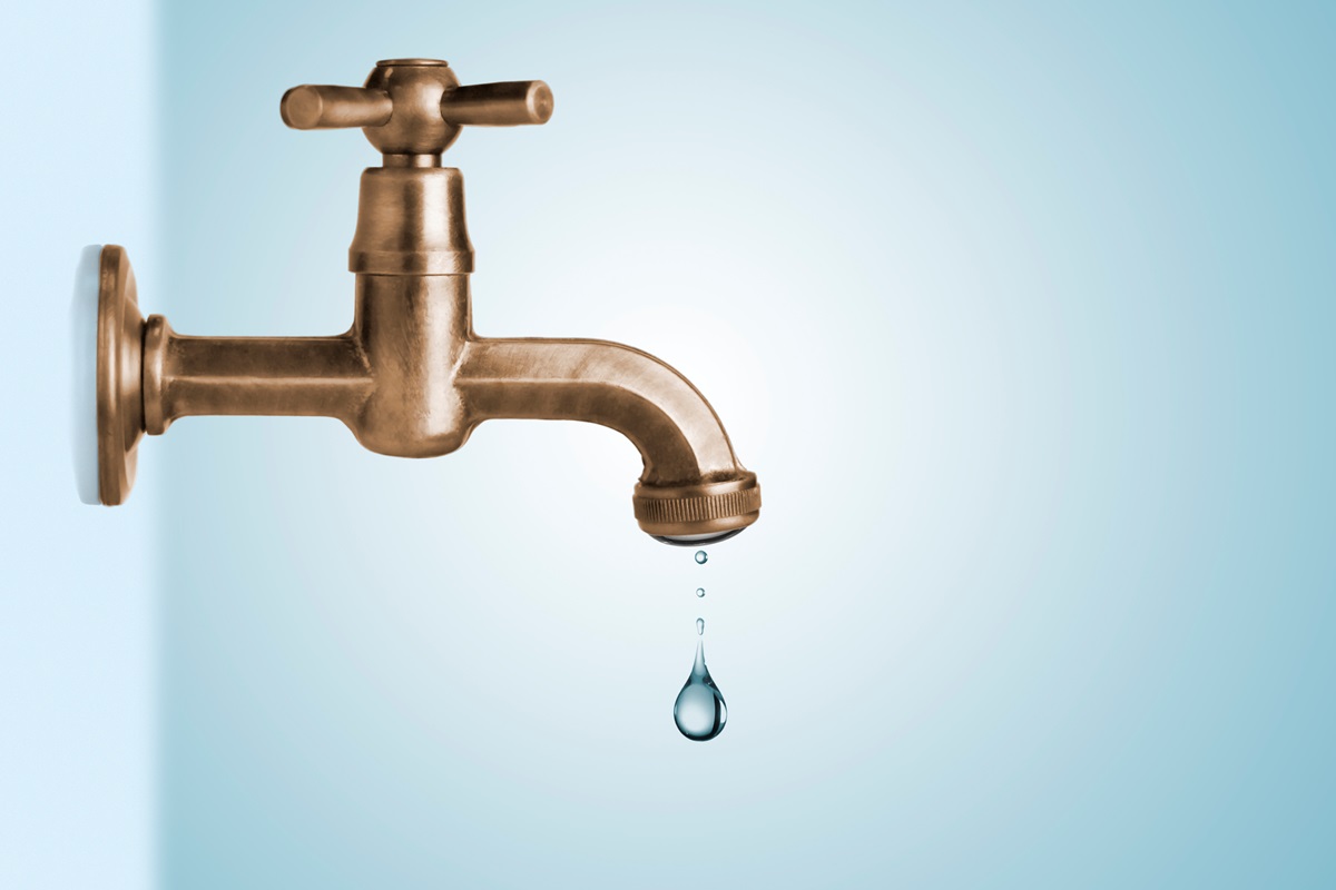 Фото для новини:Мешканців Мукачева просять запастися водою через аварію водогону