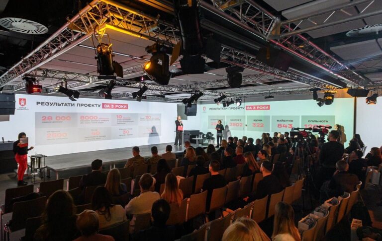 Фото для новини:Метінвест підтримуватиме оборонців Маріуполя до повернення їх усіх з полону