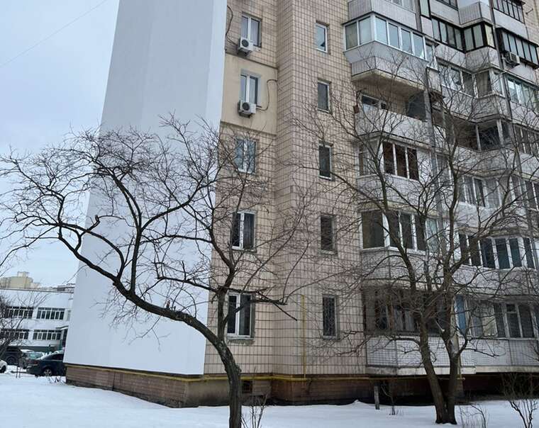 Фото для новини:Мільйонна оплата пройшла як Дарницька РДА заплатила 8 мільйонів за утеплення будинку, який так і не зробили