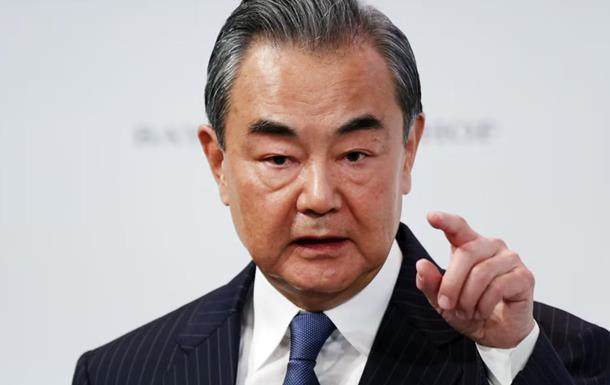 Фото для новини:Міністр закордонних справ Китаю назвав два можливі сценарії відносин зі США