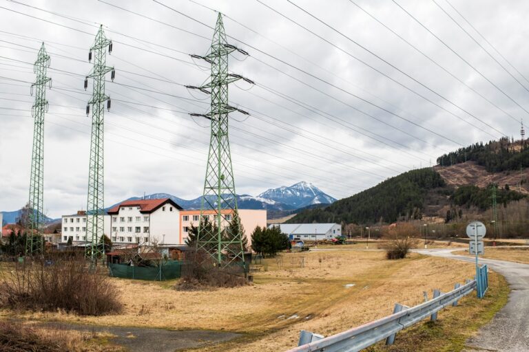 Фото для новини:Мінус електрика від ЄС. Конфлікт зі Словаччиною