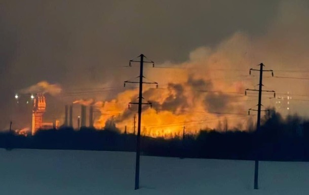 Фото для новини:На хімзаводі в РФ через удари дронів стався витік аміаку - соцмережі