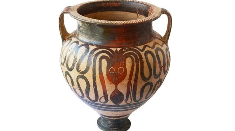 Фото для новини:На Кіпрі знайшли гробниці бронзової доби з розкішними скарбами