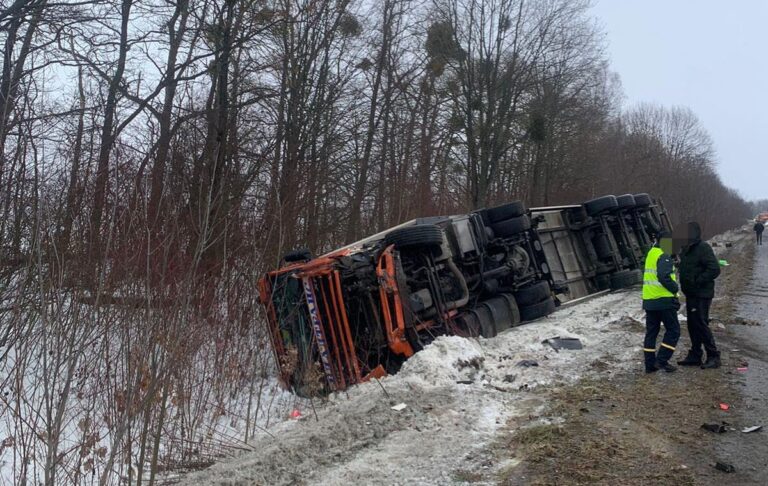 Фото для новини:На Рівненщині прикордонник скоїв смертельне ДТП
