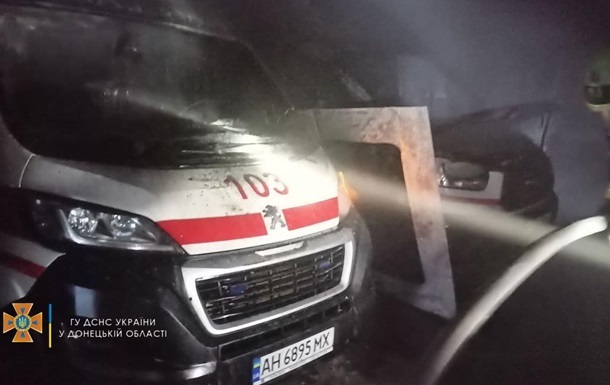 Фото для новини:На Сумщині росіяни атакували авто "швидкої допомоги": чотири жертви