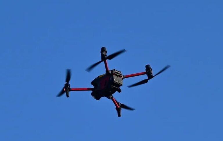 Фото для новини:На територію військової частини в Польщі впав дрон, що виявився іграшкою