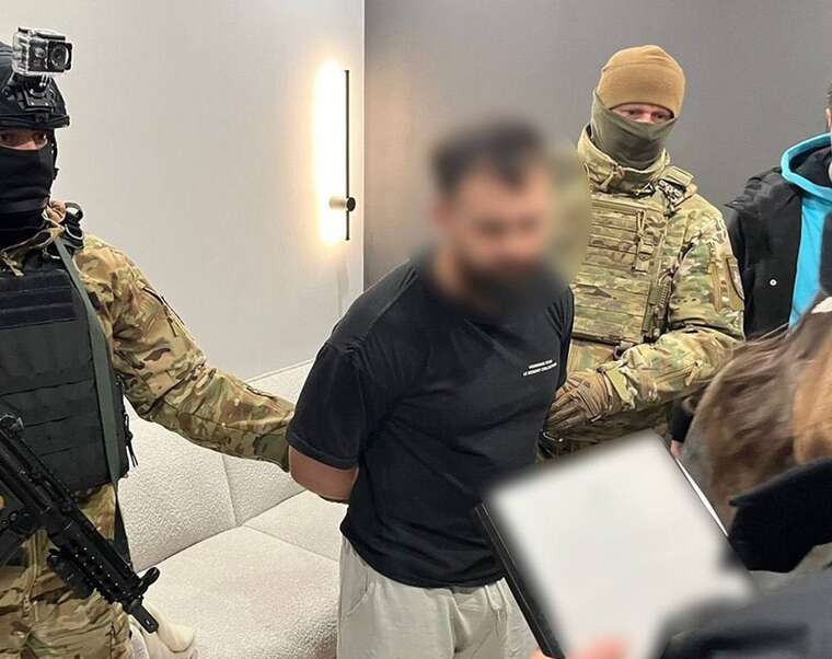 Фото для новини:На Вінниччині антикорупціонера затримали на хабарі 6 тисяч доларів за звільнення з ЗСУ