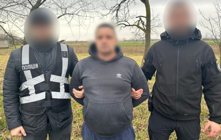 Фото для новини:На Закарпатті затримали чоловіка, що кинув гранату в будинок поліцейського