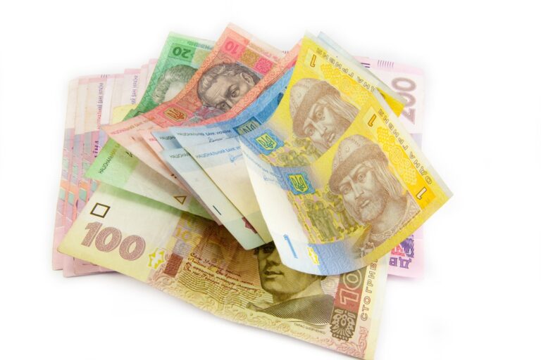 Фото для новини:Нацбанк остаточно замінить на монети старі банкноти малого номіналу