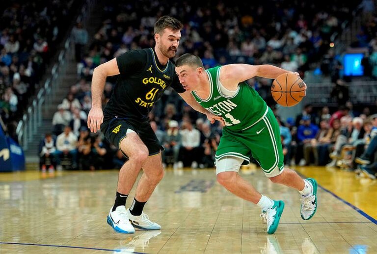 Фото для новини:НБА: Бостон дотиснув Голден Стейт