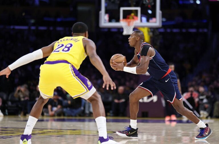 Фото для новини:НБА: Лейкерс виграли дербі у Кліпперс