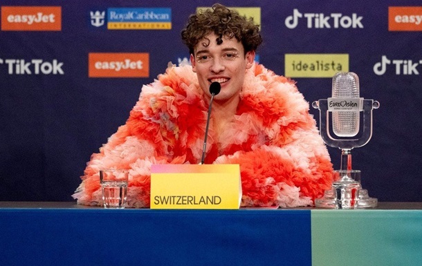 Фото для новини:Nemo повернули кришталевий мікрофон EBU на знак протесту