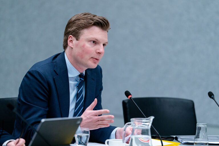 Фото для новини:Нідерланди допоможуть Україні з тренуванням пілотів F-16