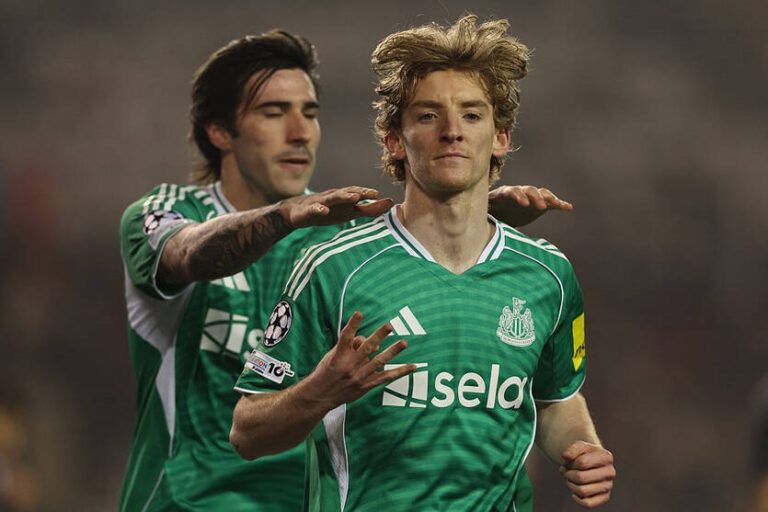 Фото для новини:Ньюкасл влаштував гольову феєрію проти Карабаху