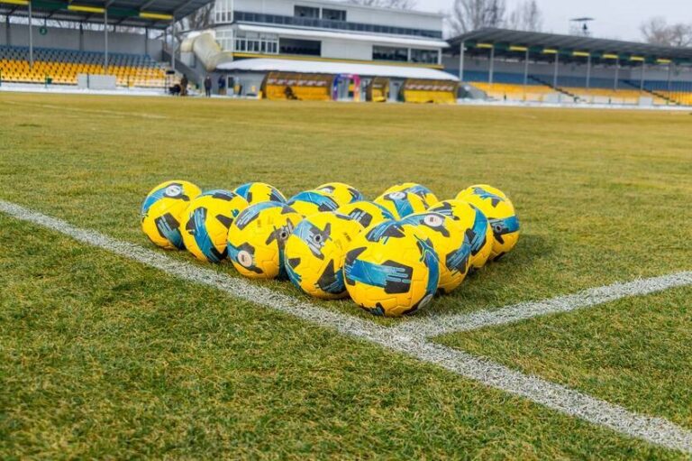 Фото для новини:Оболонь вимагає розслідування через зірваний матч УПЛ