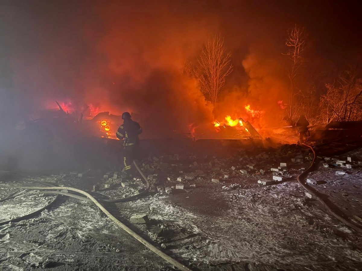 Фото для новини:Обстрілом пошкоджено котельню у Лозовій, тисячі людей без тепла і води