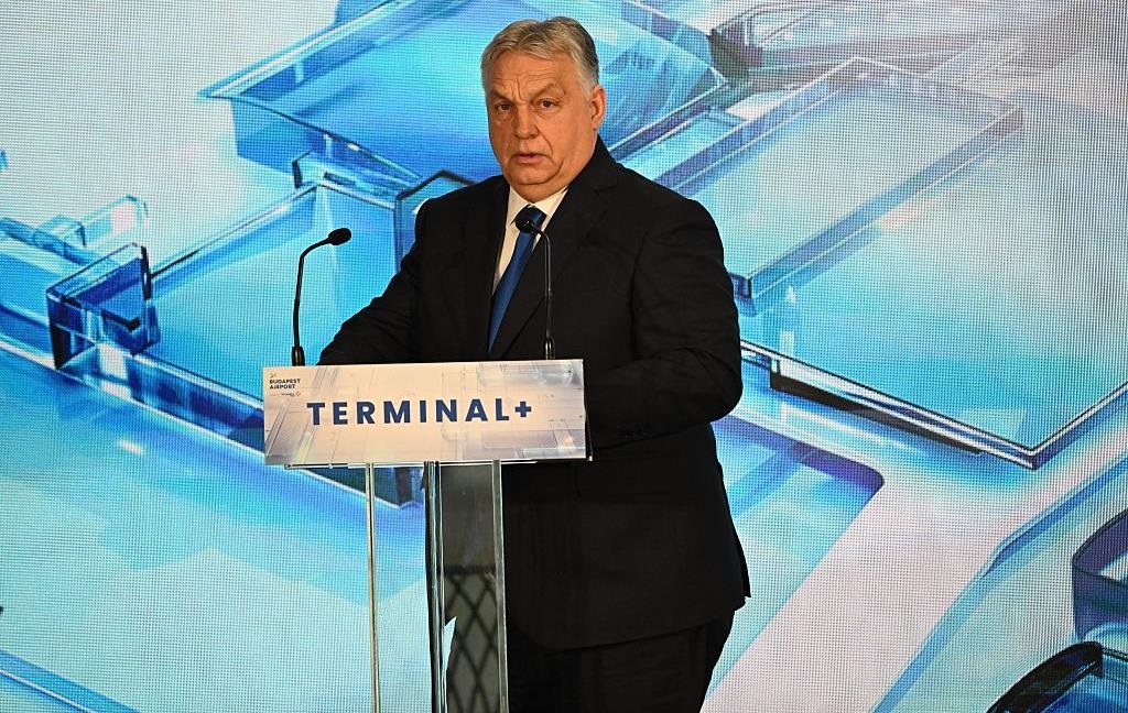 Фото для новини:Орбан лякає угорців "вторгнення армії України"