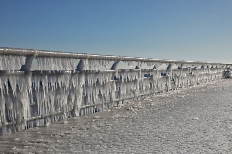Фото для новини:Ожеледиця та морози до -30&deg;: погода на початку тижня