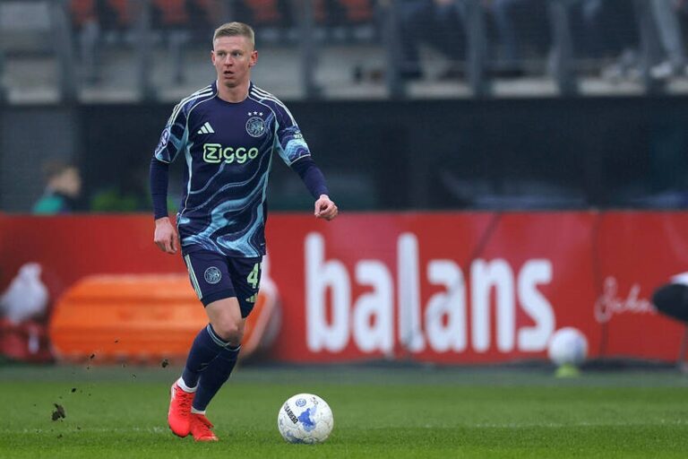 Фото для новини:Перший вихід у футболці Аякса: стали відомі оцінки Зінченка