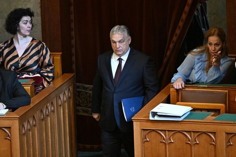 Фото для новини:Підготовка до виборів. Орбан написав Зеленському