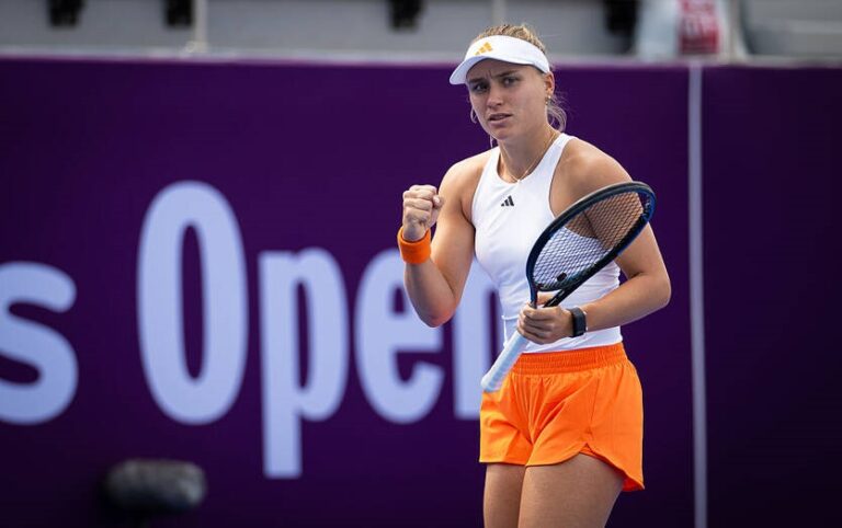 Фото для новини:Після поразки Стародубцева припинила боротьбу в ОАЕ