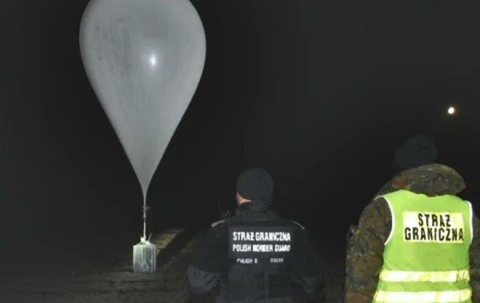 Фото для новини:Польські військові зафіксували "вторгнення" повітряних куль в країну