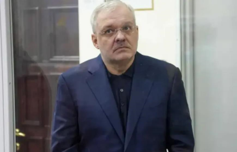 Фото для новини:Понад $12 млн для родини та офшори: стали відомі корупційні схеми Галущенка