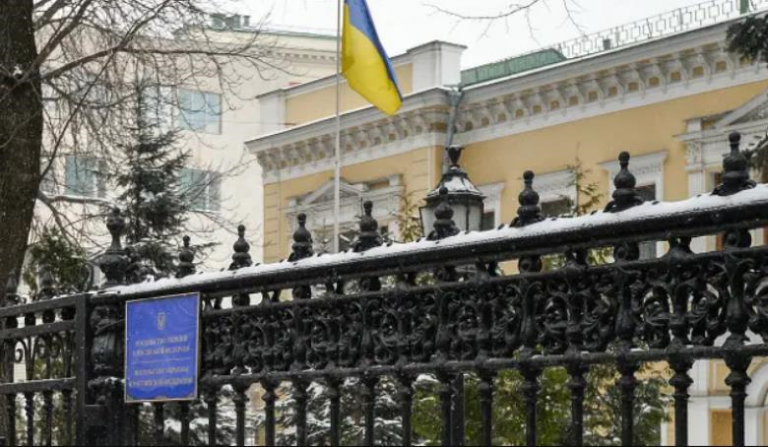 Фото для новини:Посольство України у Москві оштрафували за енергоборги