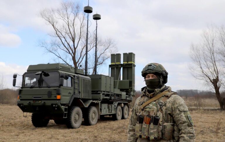 Фото для новини:ППО перехопила понад 400 російських ракет і дронів