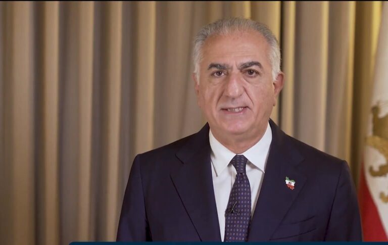 Фото для новини:Принц Ірану закликав готуватися до фінальної битви